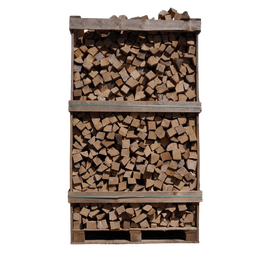 ovntørret bøg stablet tæt i et brændetårn