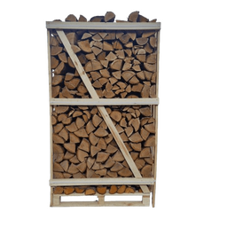 Ovntørret eg brænde stablet i brændetårn 